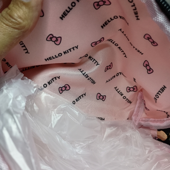 Sanrio Hello Kitty Small Makeup Bag - Picture 4 of 7
